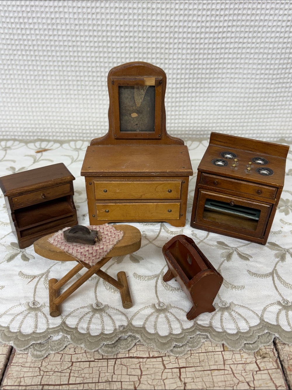 Dollhouse furniture